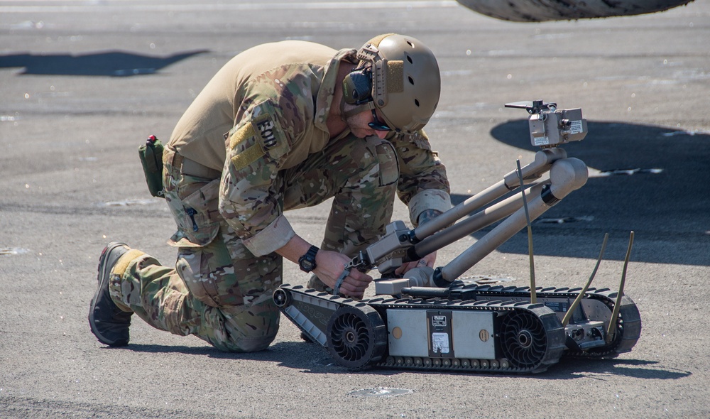 Members of EODMU 5 Conduct Equipment Testing aboard USS Ronald Reagan (CVN 76)