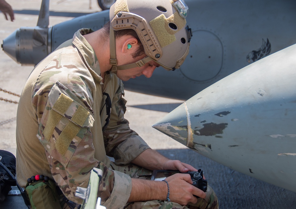 Members of EODMU 5 Conduct Equipment Testing aboard USS Ronald Reagan (CVN 76)