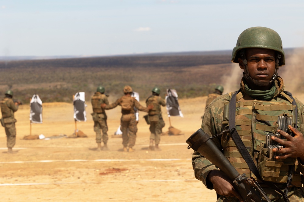 Formosa 2023: Blue Diamond Marines Share Techniques with Brazilian Marines on the Rifle Range