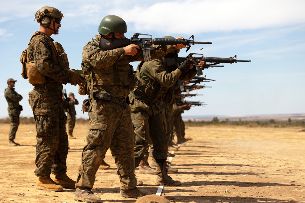 Formosa 2023: Blue Diamond Marines Share Techniques with Brazilian Marines on the Rifle Range