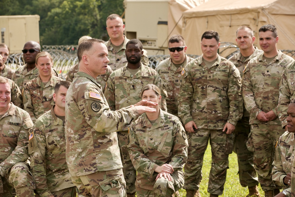 Army Reserve leaders visit 336th Expeditionary Military Intelligence Brigade