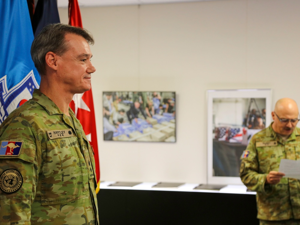 Promotion Ceremony for AUS army LTC Bret Hartely to COL