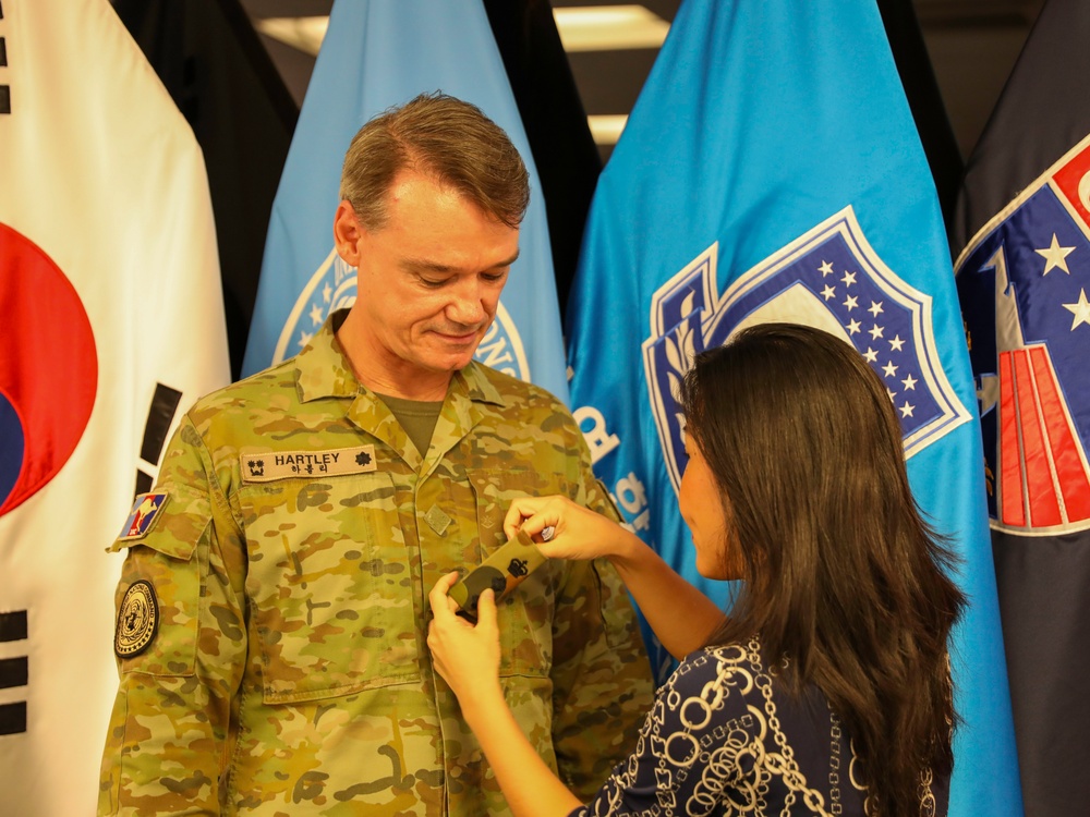 Promotion Ceremony for AUS army LTC Bret Hartely to COL