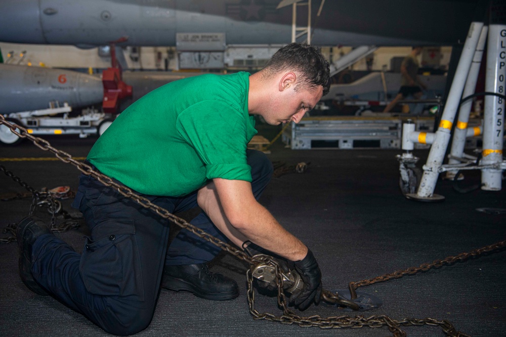 USS Carl Vinson (CVN 70) Sailors Perform Maintenance