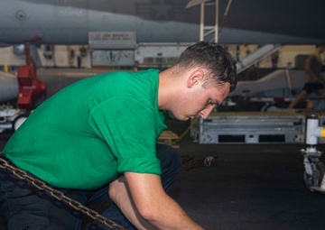 USS Carl Vinson (CVN 70) Sailors Perform Maintenance