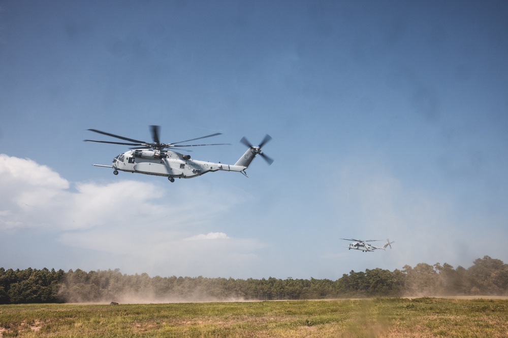 U.S. Marines Conduct Helicopter Support Team Operations During Large Scale Exercise