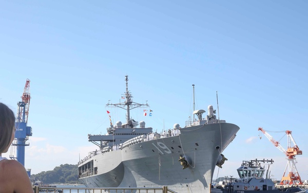U.S. 7th Fleet flagship USS Blue Ridge (LCC 19) returns to Fleet Activities Yokosuka, Aug. 17, after a patrol in the Indo-Pacific region
