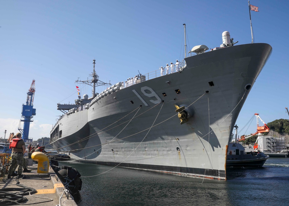 U.S. 7th Fleet flagship USS Blue Ridge (LCC 19) returns to Fleet Activities Yokosuka, Aug. 17, after a patrol in the Indo-Pacific region