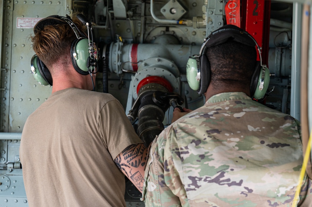 Team Mildenhall completes first RC-135 hot-pit refueling
