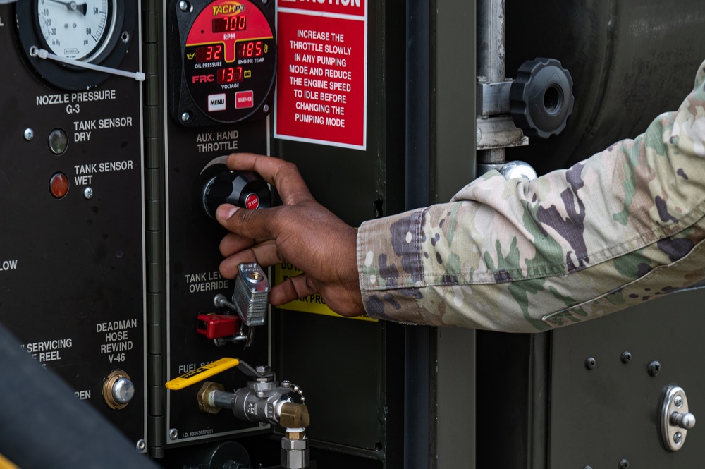 Team Mildenhall completes first RC-135 hot-pit refueling