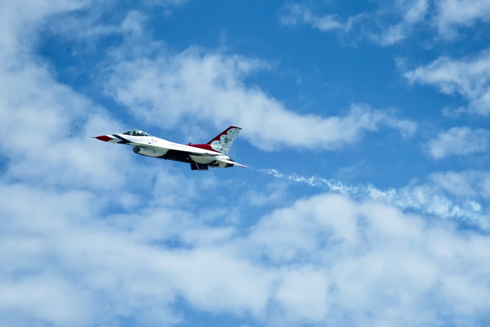 Thunderbirds fly by the Rochester International Airshow