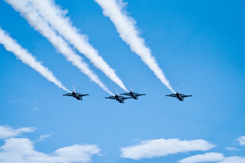 DVIDS Images Thunderbirds fly by the Rochester International