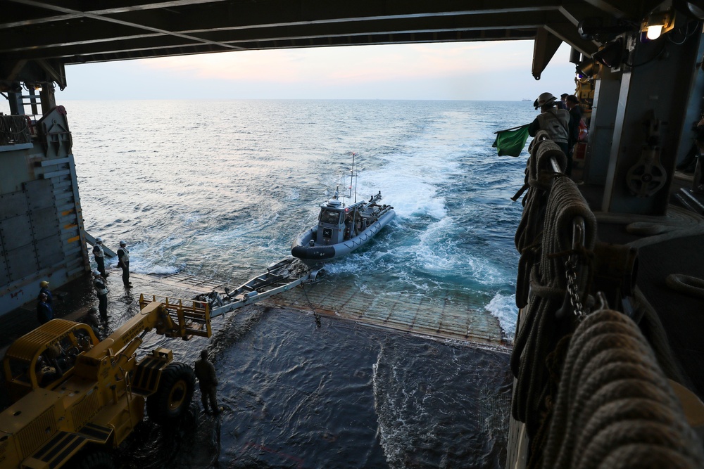 Navy EOD Sailors Operate from USS Gunston Hall During LSE 2023