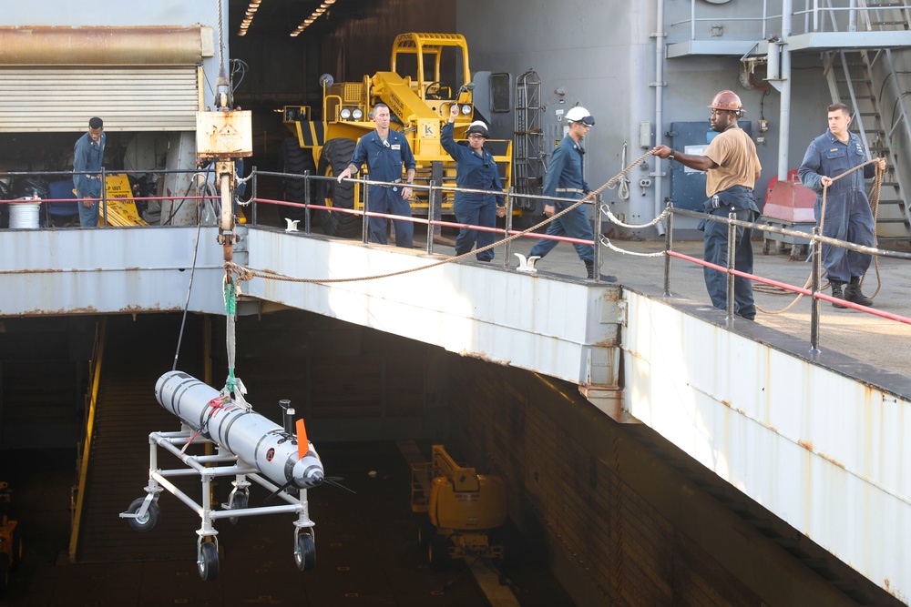 Navy EOD Sailors Operate from USS Gunston Hall During LSE 2023