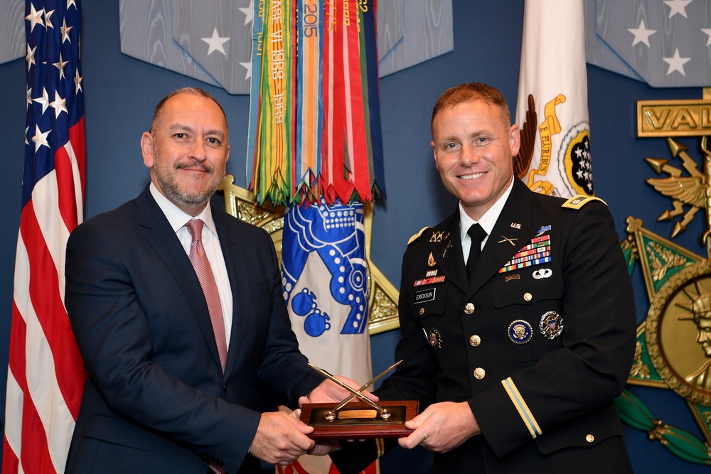 Lt. Col. Neal Erickson earns Pace award