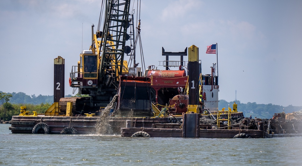 USACE Buffalo District Site Visit of the Ashtabula 204 Dredging &amp; Beneficial Use Project