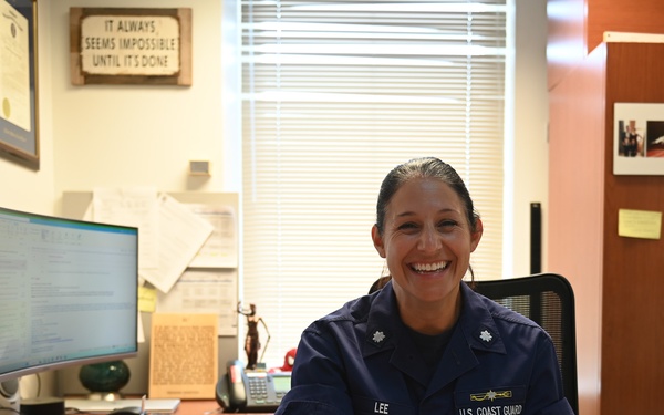 Coast Guard 5th District Lawyer wins award