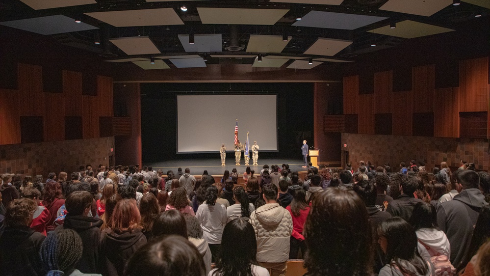 11th Airborne Division Soldiers Welcome Students Back to School in Anchorage, Fairbanks [9 of 10]