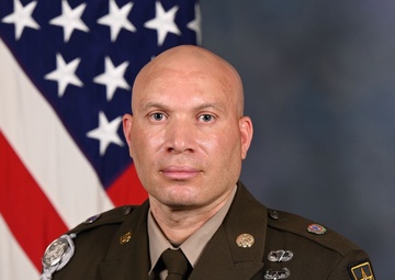 New U.S. Army Finance and Comptroller Sergeant Major Reports for Duty