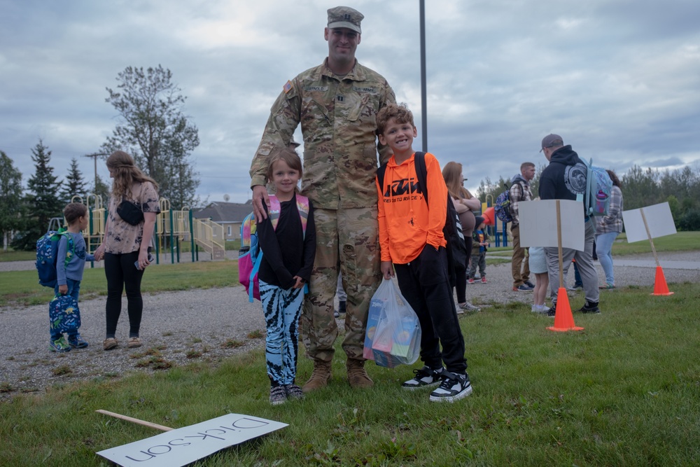 1th Airborne Division Soldiers Welcome Students Back to School in Anchorage, Fairbanks