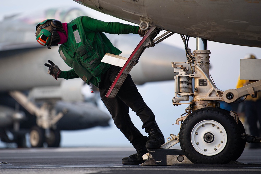 USS Ronald Reagan (CVN 76) conducts flight operations in support of LSE 23