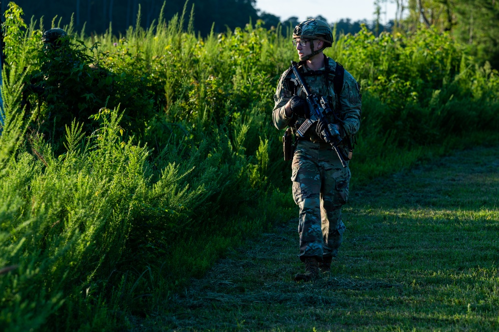 633d SFS participate in an exercise