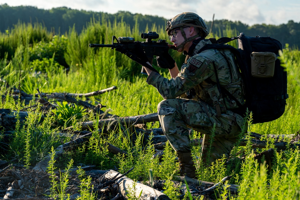 633d SFS participate in an exercise