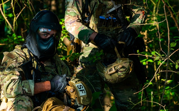 633d SFS participate in an exercise
