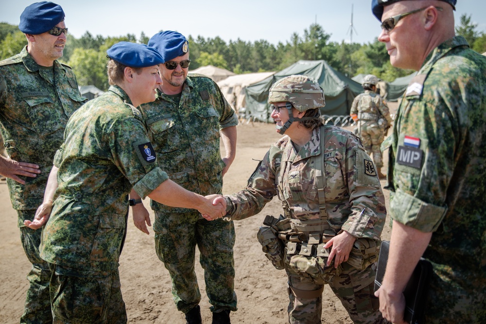 U.S. Amy Reserve Military Police Training with Royal Netherlands Marechaussee