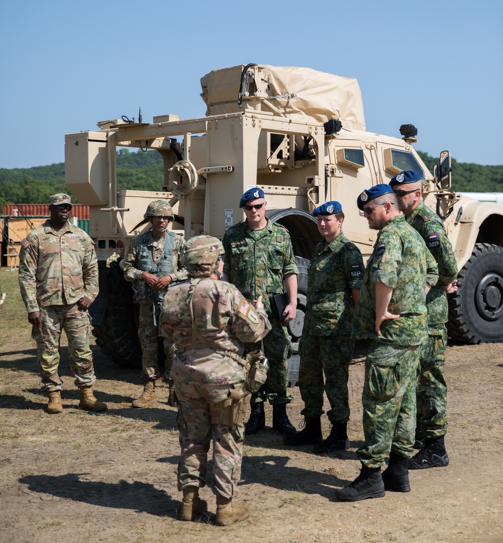 U.S. Amy Reserve Military Police Training with Royal Netherlands Marechaussee