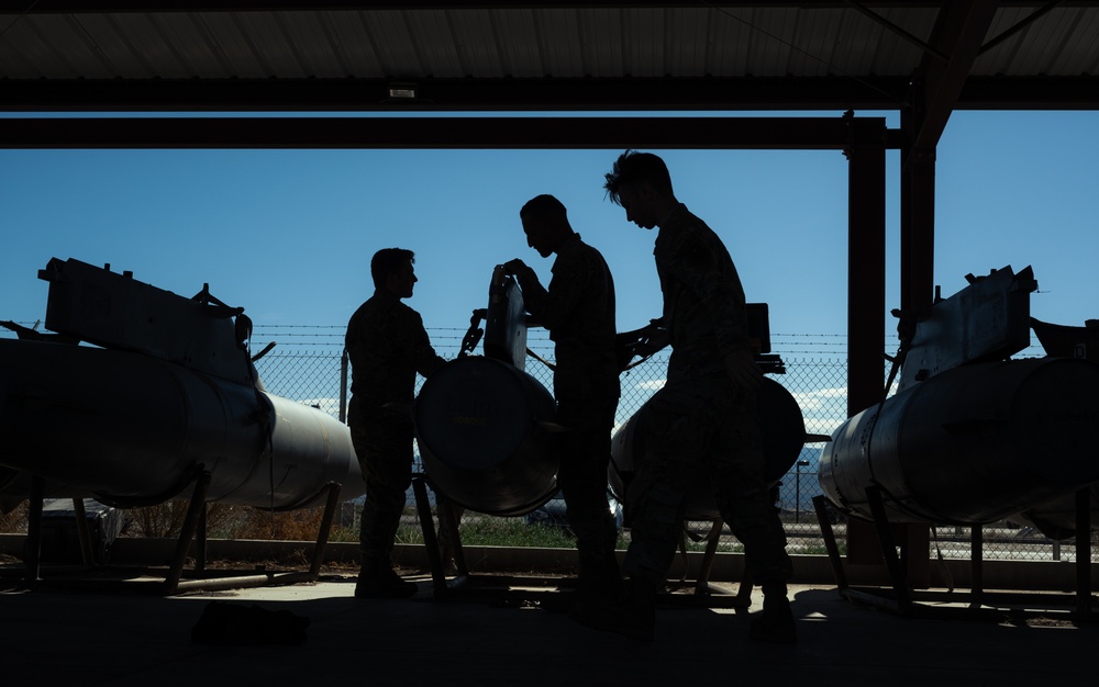 Multi-capable PMEL Airmen assist fuels