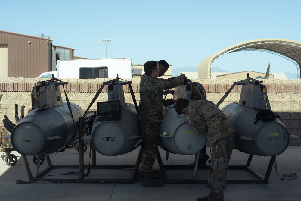 Multi-capable PMEL Airmen assist fuels