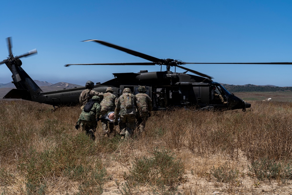 Fuerzas Amigas exercise lifts off in Camp Pendleton