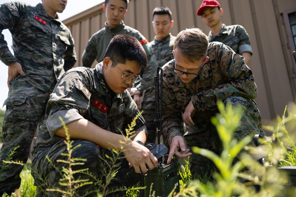 KMEP 23.3: U.S. Marines, ROK Marines Achieve Encrypted Voice Communications