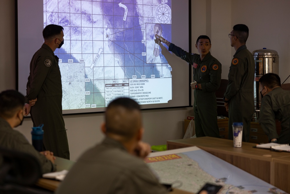 ROKMAG Static Display and SME Exchange with HMLA-169