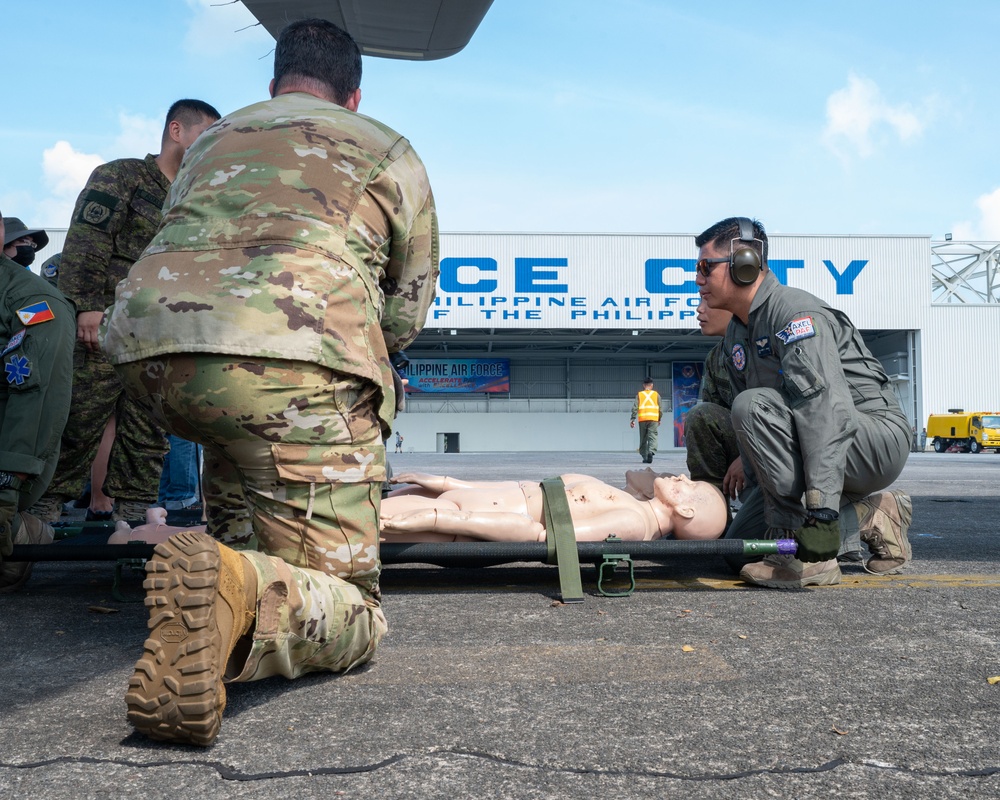 Pacific Airlift Rally strengthens interoperability in Philippines