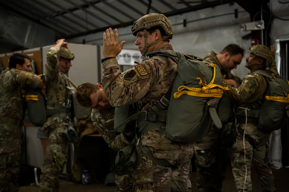 93rd AGOW executes static line training