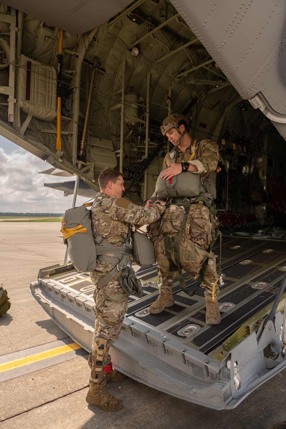 93rd AGOW executes static line training