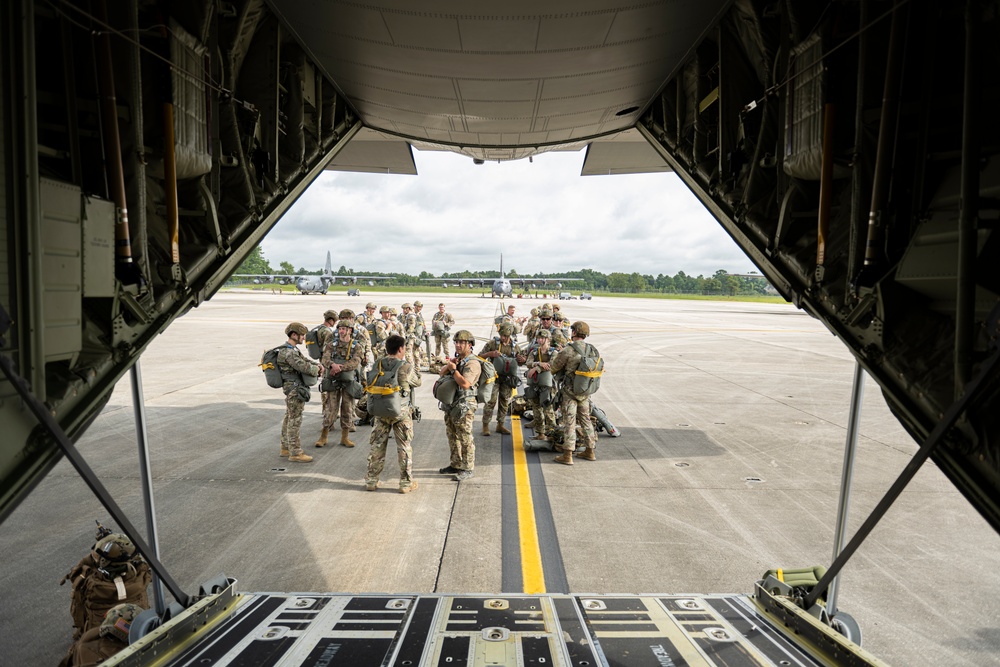 93rd AGOW executes static line training