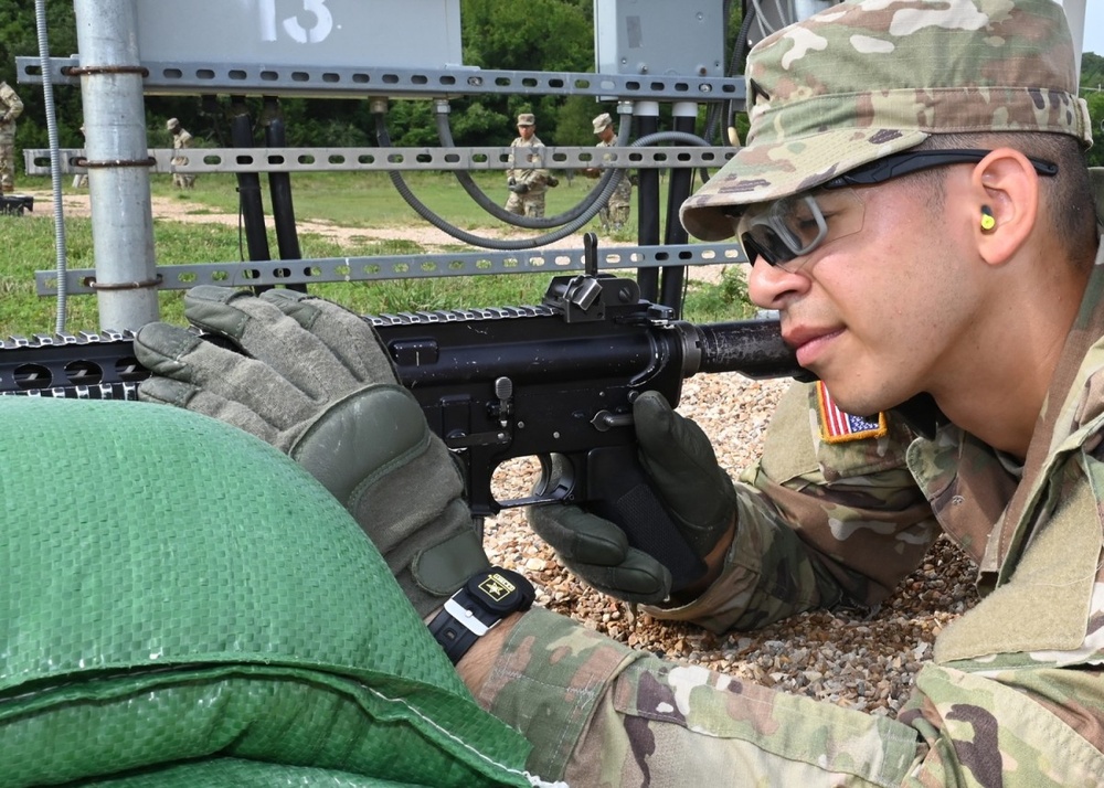 Brother follows in big sister’s Army boot prints to become Soldier