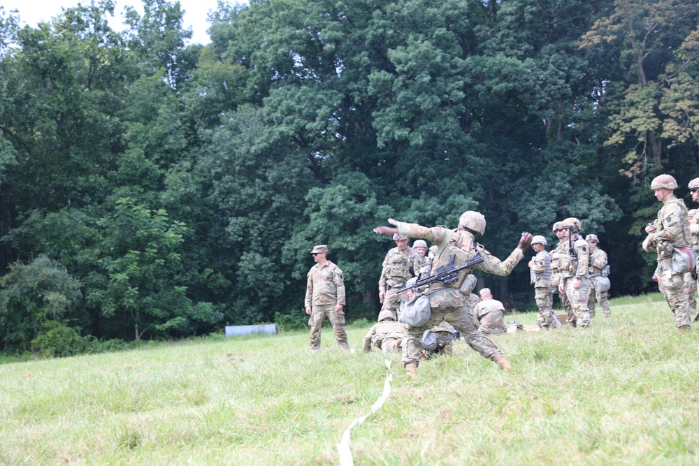 1-112th Infantry Soldiers at grenade range