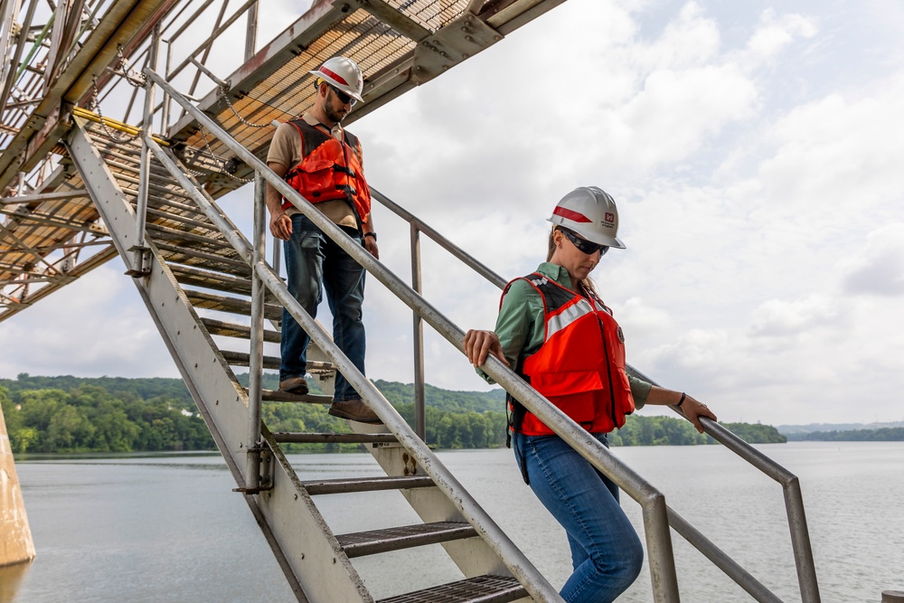 When trees fly: Pittsburgh District delivers new fish habitats on Ohio River