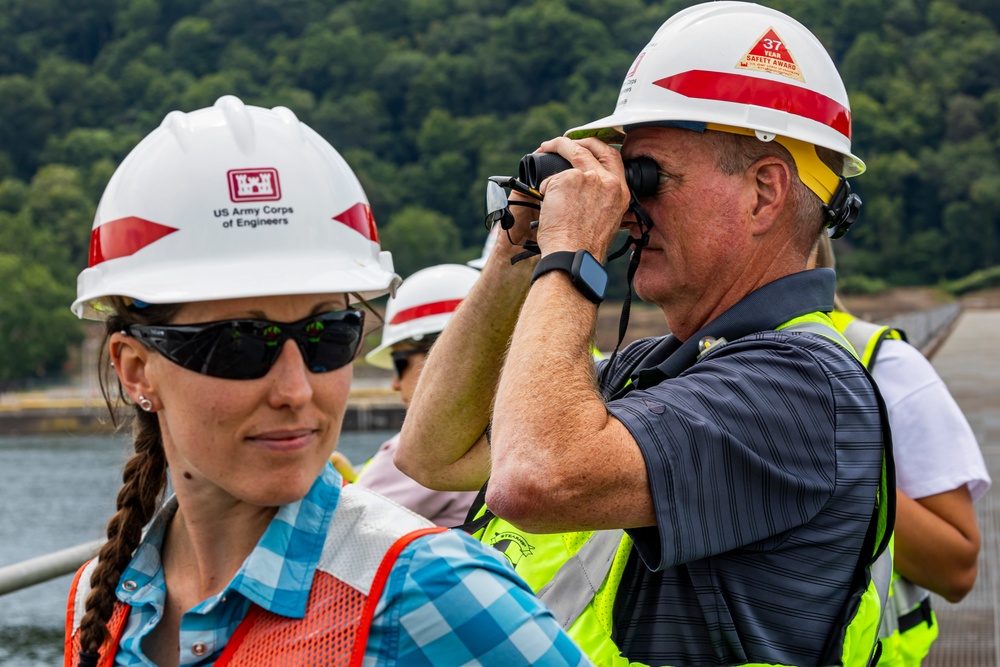 When trees fly: Pittsburgh District delivers new fish habitats on Ohio River