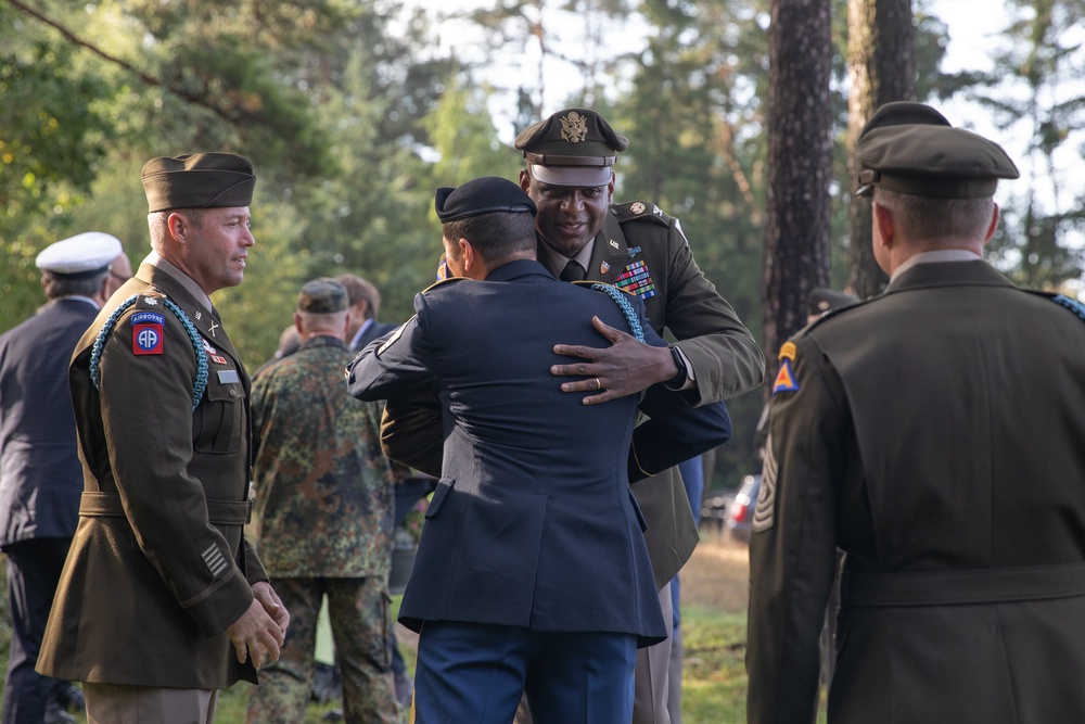 Garrison Commander greeting Memorial Service Guests 2023