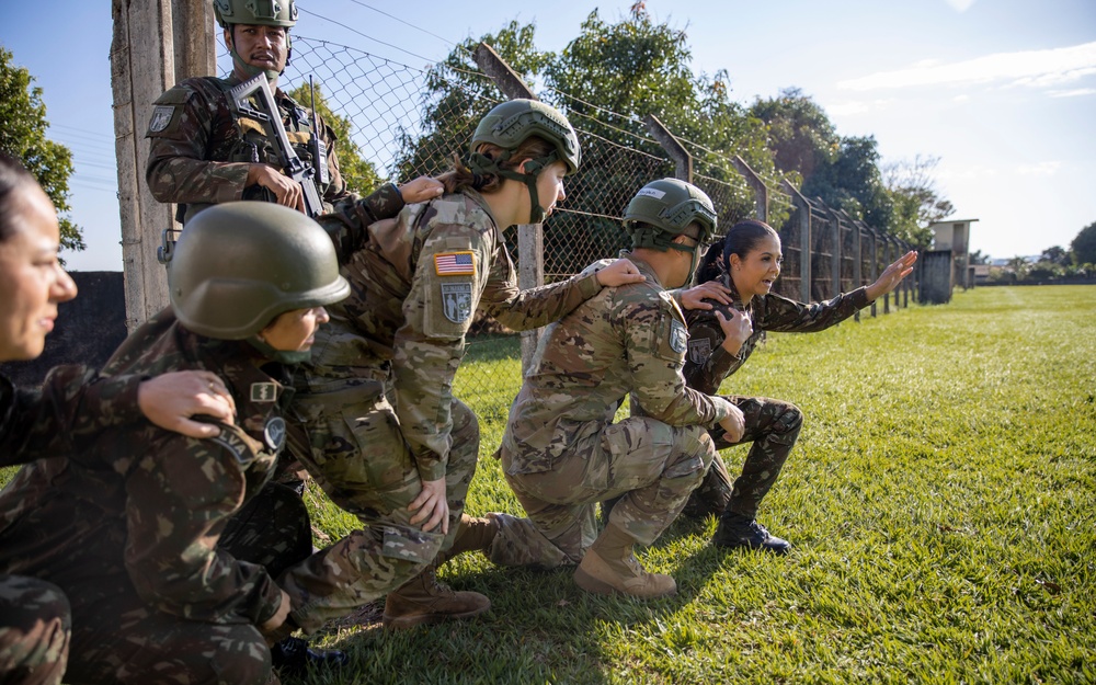 NY National Guard combat medics join humanitarian exercise, Operation Parana III in Brazil