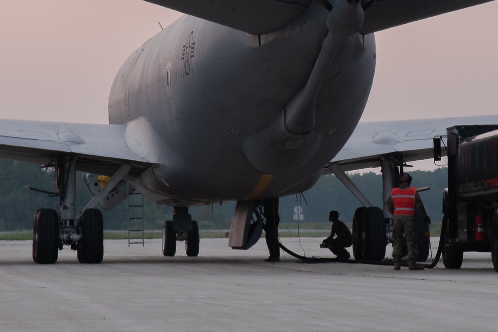 Wet wing defuel of KC-135