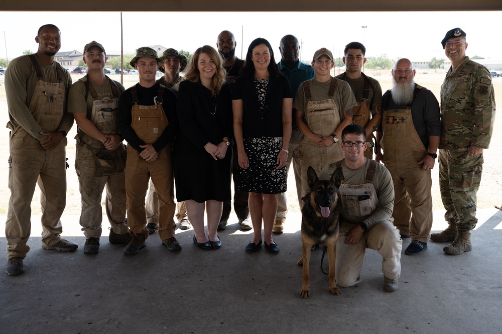 Hon. Kristyn Jones visits MWD training program