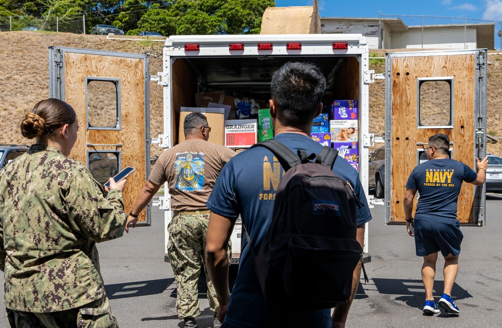 PACFLT JEA Hosts Maui Relief Drive