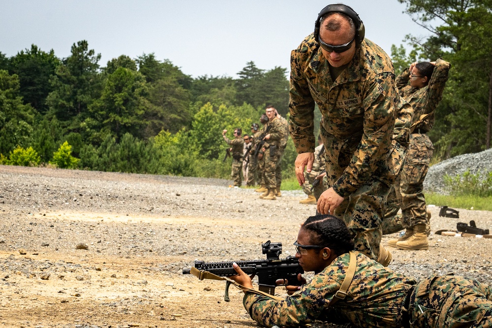 MSG Detachment Commander Students Utilize MCESG Range 14C