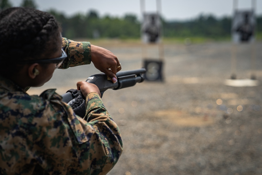 MSG Detachment Commander Students Utilize MCESG Range 14C